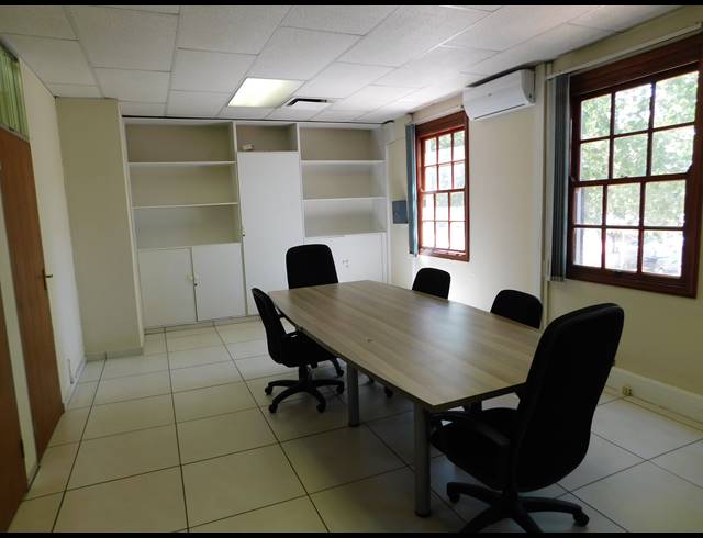287M² OFFICE FOR SALE IN FERNDALE